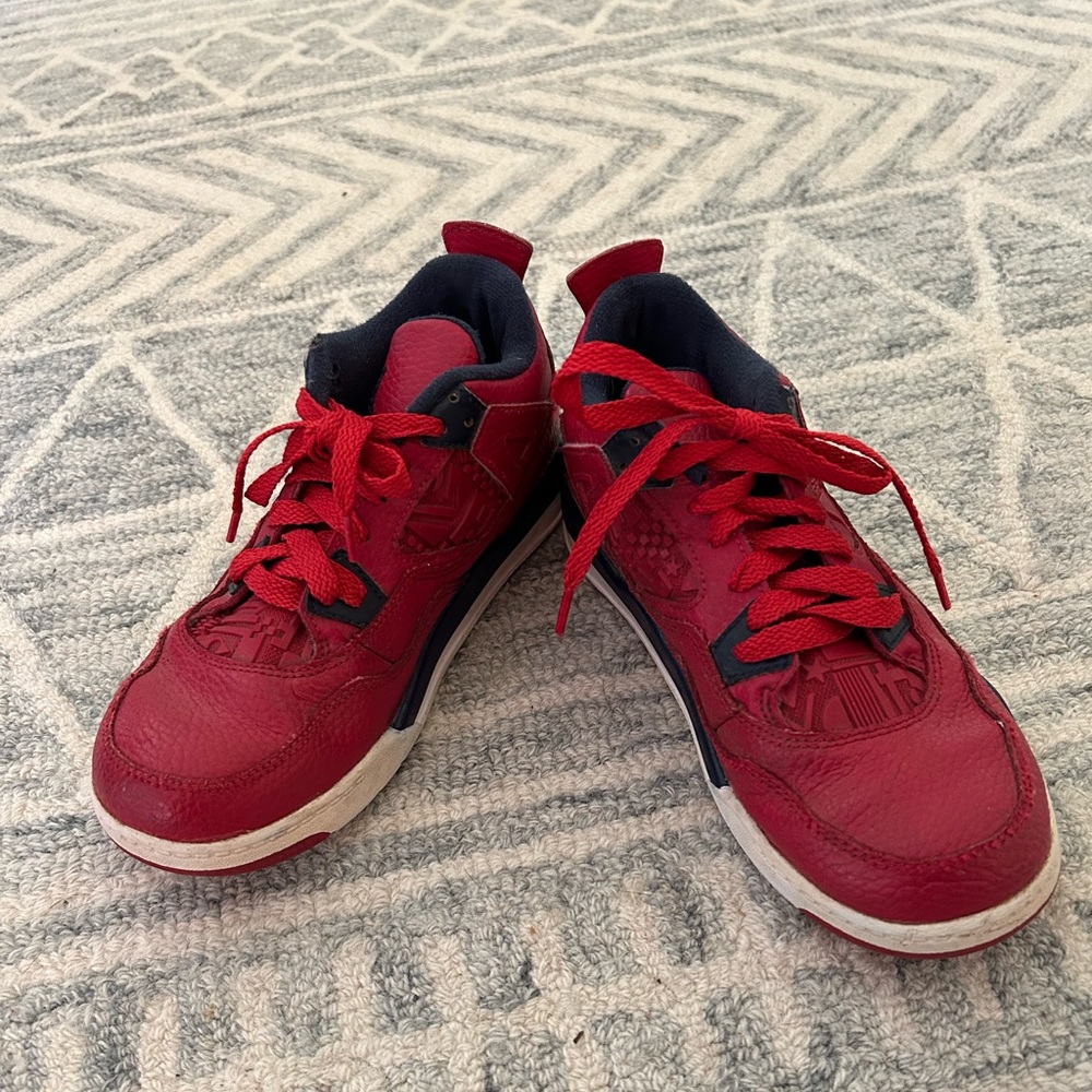 Jordan 4 Retro boys size 3